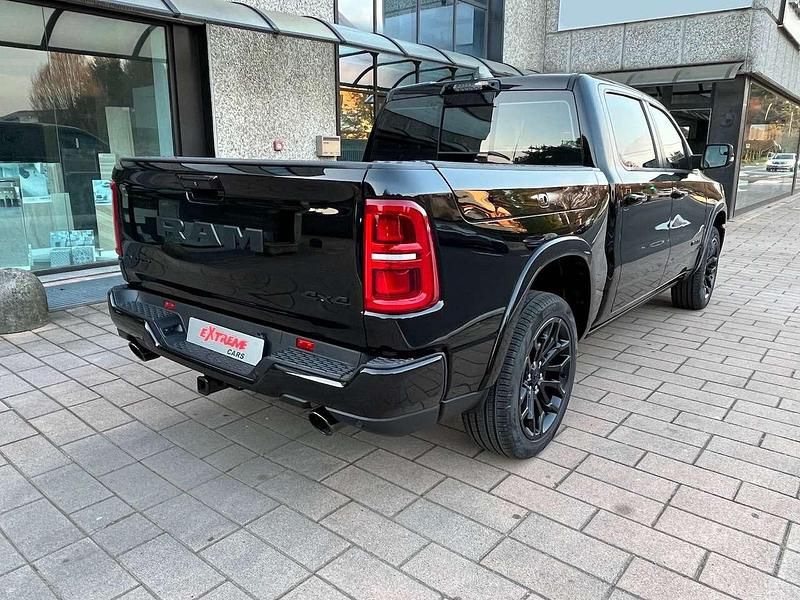 Nuova RAM 1500 547 CV (402 kW) 2025 Diamond black met. Pick-up