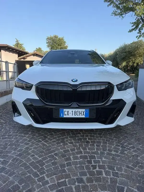 Usata BMW 540 M Sport 249 CV (183 kW) 2024 Bianco Station wagon
