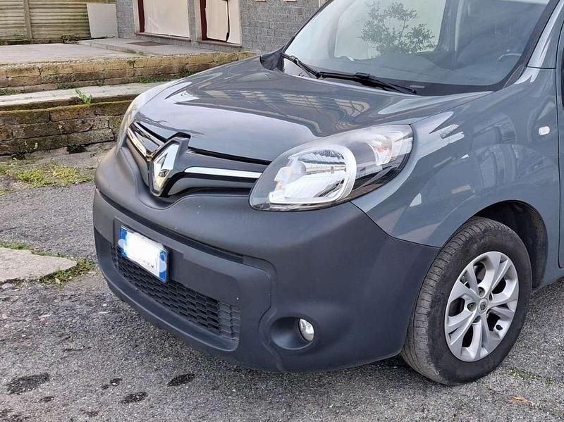 Usata Renault Kangoo Privilege 116 CV (85 kW) 2019 Grigio pastello Monovolume