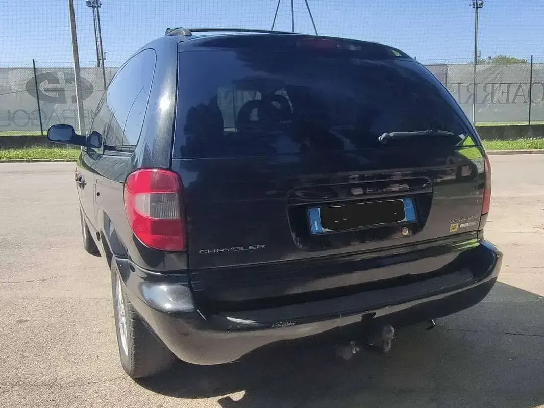 Usata Chrysler Voyager 141 CV (103 kW) 2006 Nero Monovolume