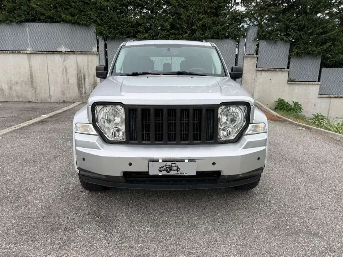 Usata Jeep Cherokee Limited 200 CV (147 kW) 2011 Argento SUV