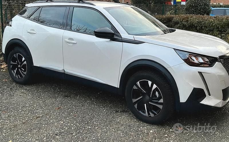 Bianco Usata 2023 Peugeot 2008 Allure SUV | 18.500 € - Immagine 1/4