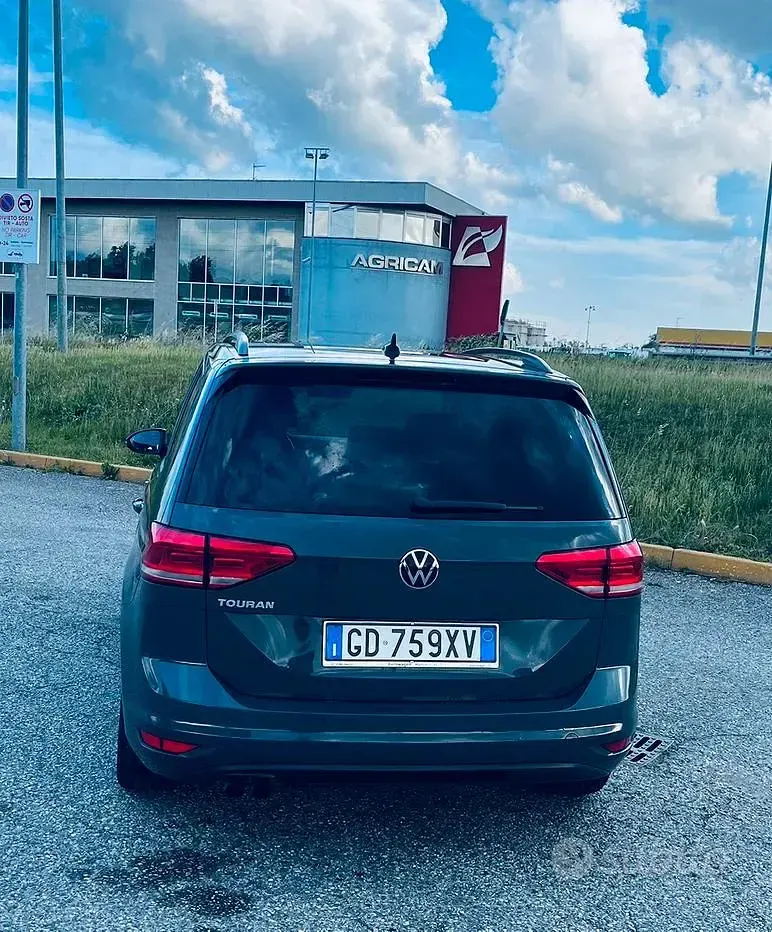 Usata VW Touran 150 CV (110 kW) 2021 Grigio Monovolume