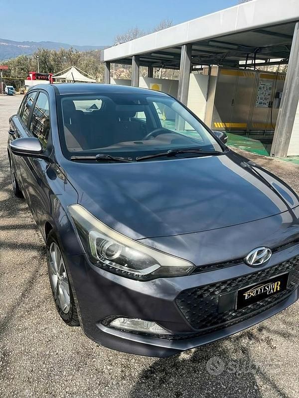 Usata Hyundai i20 Style 84 CV (61 kW) 2017 Grigio Utilitaria