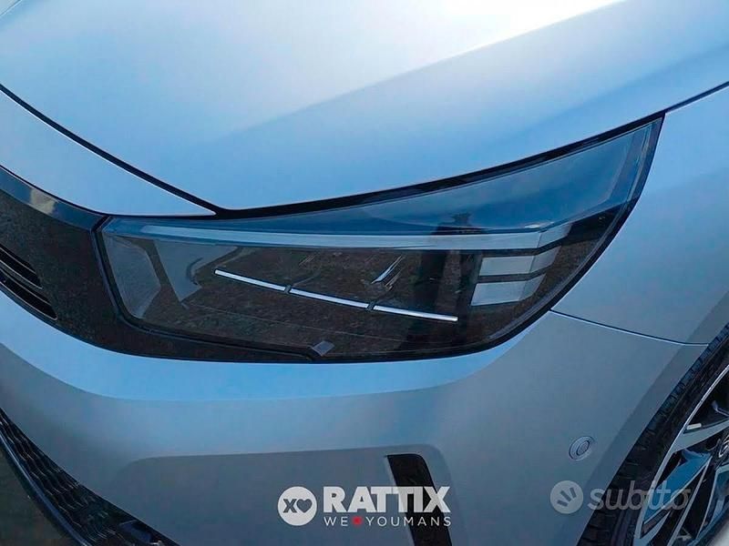 Usata Opel Corsa 110 CV (80 kW) 2025 Crystal silver Utilitaria