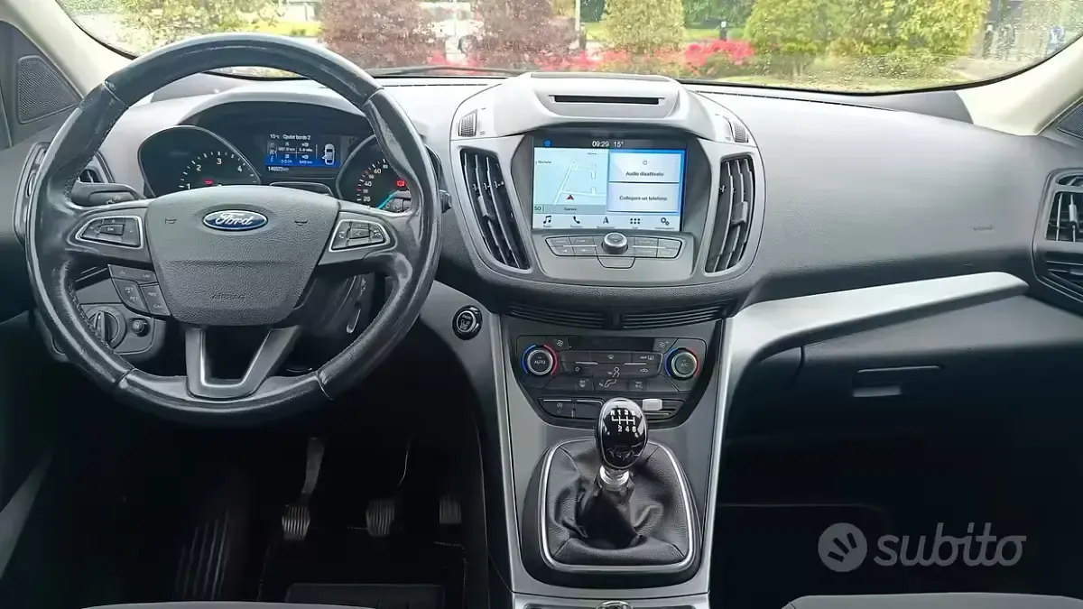 Gebraucht Ford Kuga 120 PS (88 kW) 2017 Weiß SUV