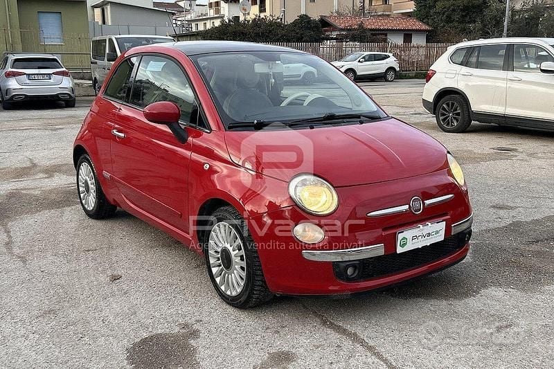 Begagnad Fiat 500 Lounge 95 HK (69 kW) 2012 Röd Halvkombi