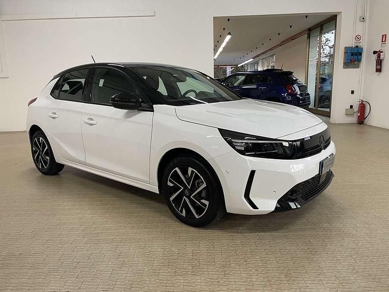 Usata Opel Corsa 101 CV (74 kW) 2025 Argento tetto nero Utilitaria