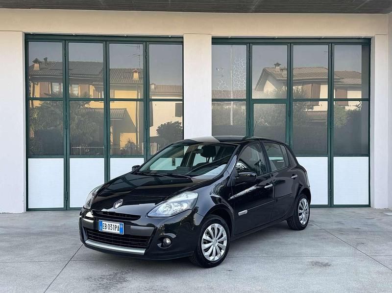 Usata Renault Clio II 75 CV (55 kW) 2010 Nero Berlina
