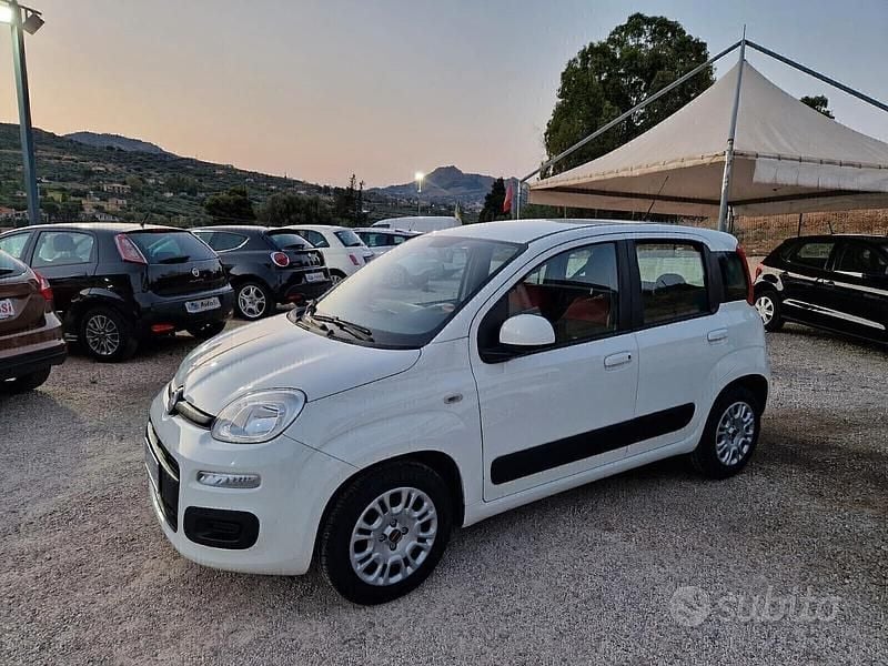 Bianco Usata 2014 Fiat Panda Easy Tre volumi | 7500 € (Buon prezzo) - Immagine 1/4