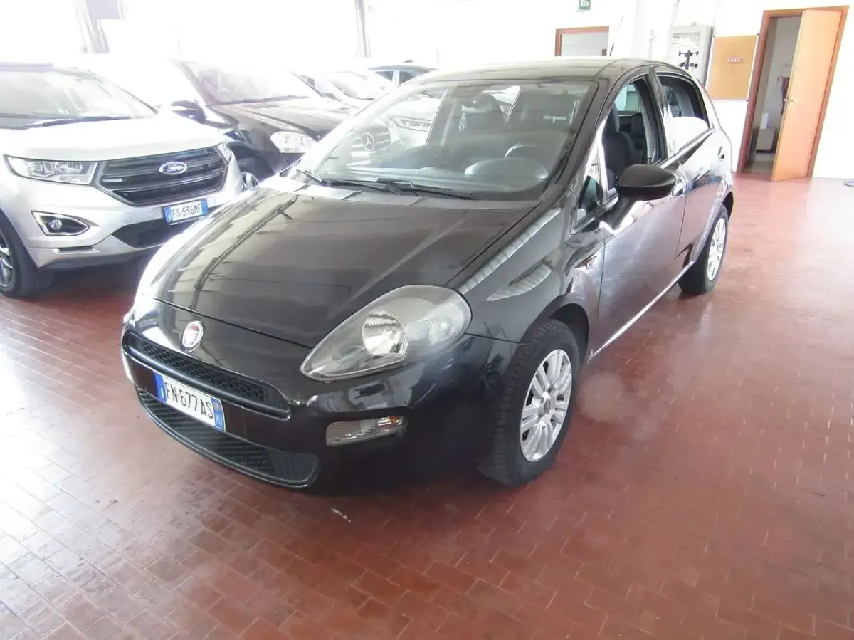 Usata Fiat Grande Punto 77 CV (56 kW) 2018 Nero Utilitaria
