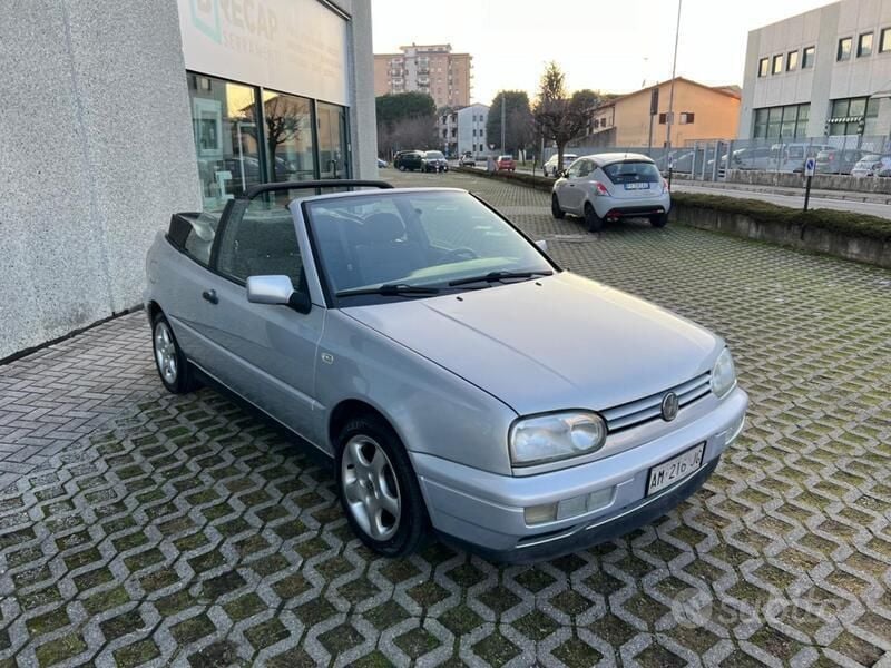 Usata VW Golf Cabriolet 101 CV (74 kW) 1996 Argento Cabrio