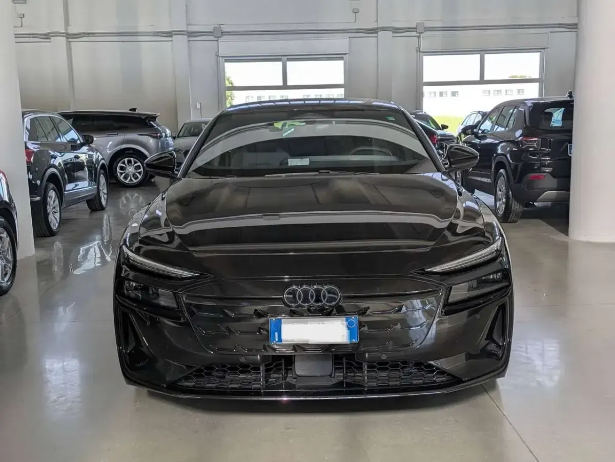 Usata Audi A6 e-tron Edition .1 314 kW (428 CV) 2025 Nero Station wagon