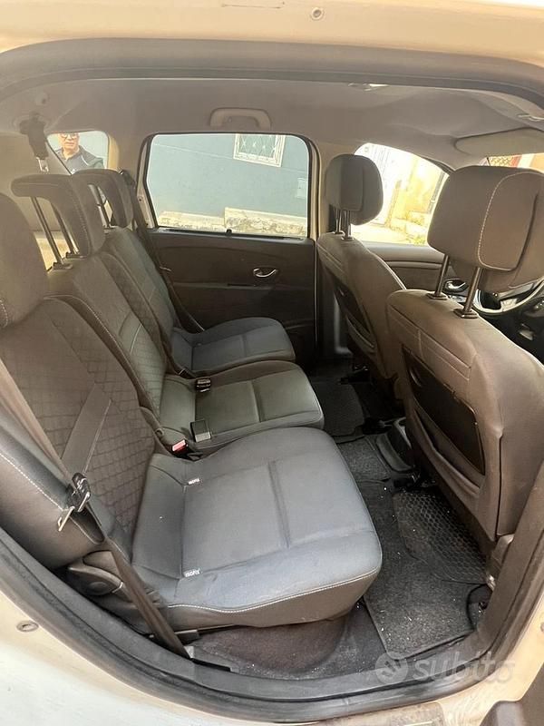 Usata Renault Scénic III 110 CV (80 kW) 2010 Bianco Berlina