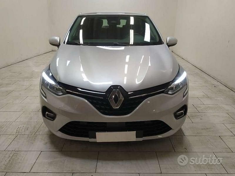 Usado Renault Clio V Zen 86 HP (63 kW) 2020 Prateado Sedan