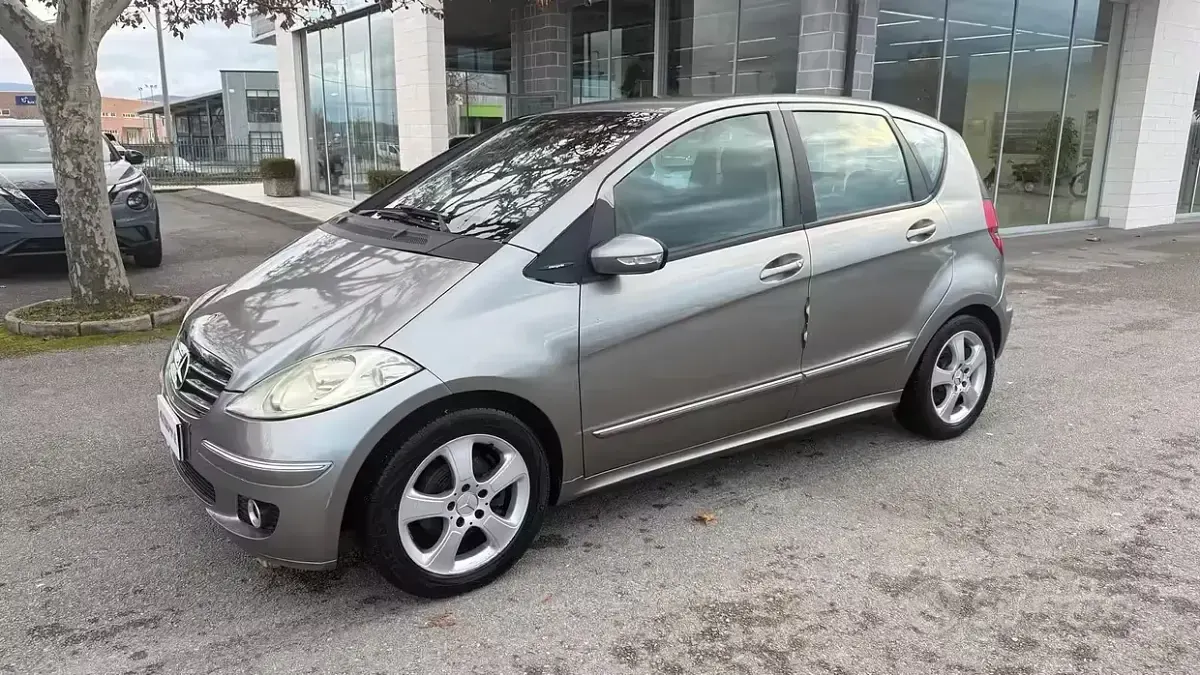 Usata Mercedes A180 Avantgarde 109 CV (80 kW) 2006 Grigio Berlina