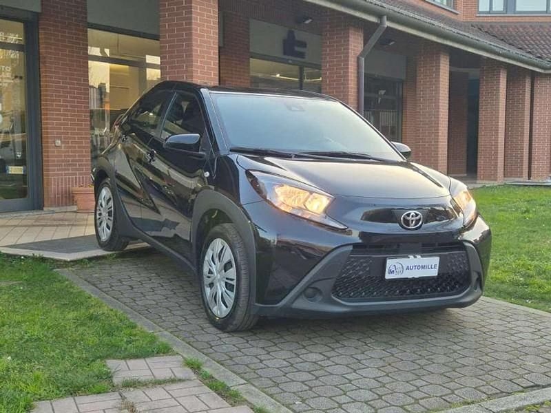 Usata Toyota Aygo X Active 72 CV (52 kW) 2025 Nero SUV