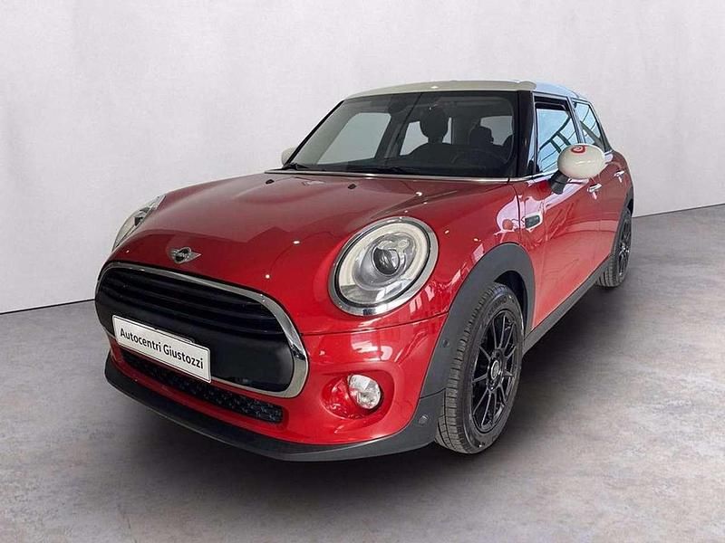 Usata Mini ONE 75 CV (55 kW) 2017 Rosso Utilitaria