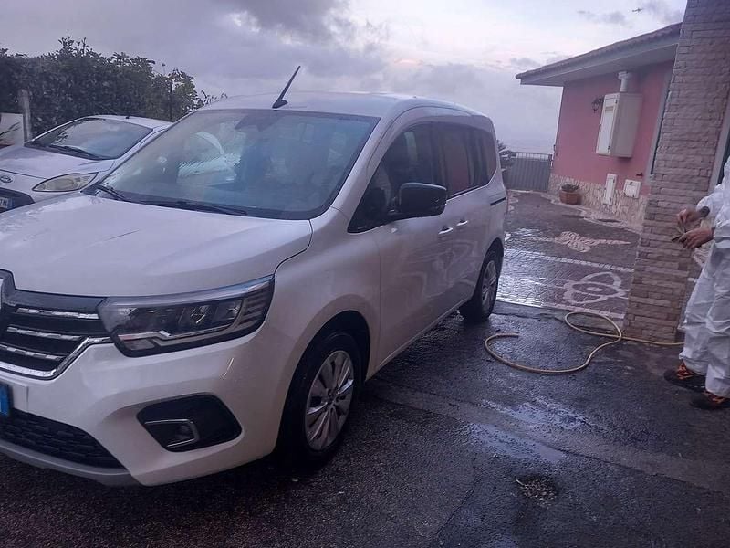 Bianco Usata 2021 Renault Kangoo Station wagon | 8990 € (Buon prezzo) - Immagine 1/4