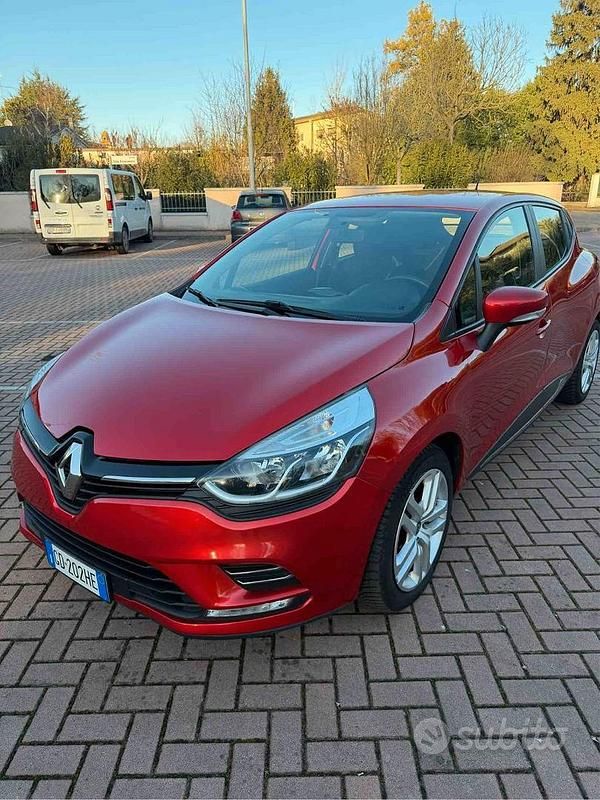 Usata Renault Clio V Business 2021 Rosso Berlina