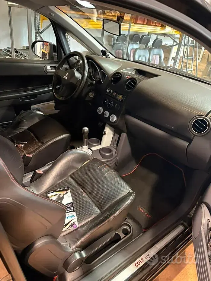 Usata Mitsubishi Colt 150 CV (110 kW) 2007 Nero Utilitaria