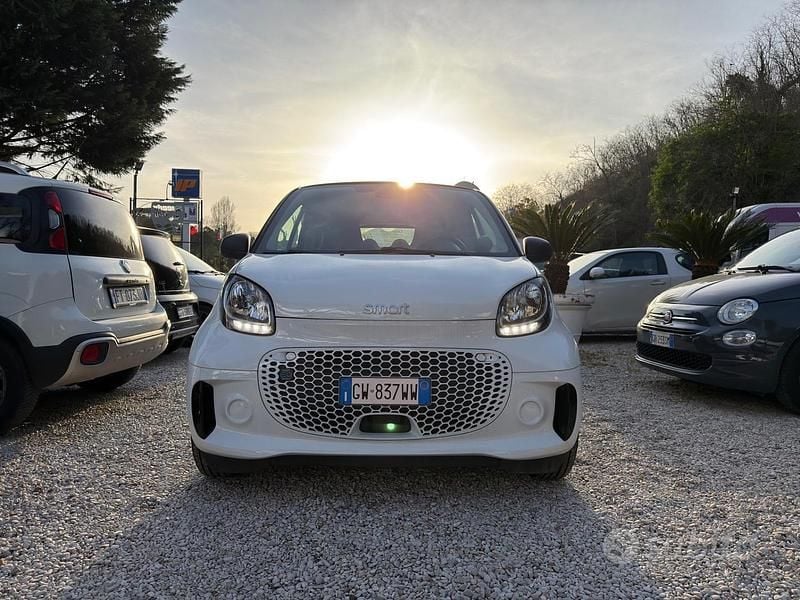 Usata Smart ForTwo Coupé 41 kW (56 CV) 2024 Bianco Utilitaria
