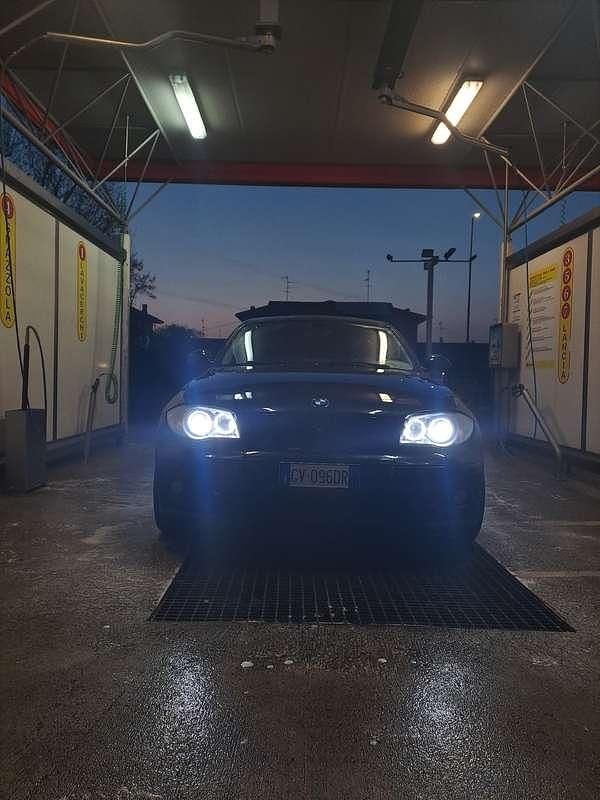 Usata BMW 120 205 CV (150 kW) 2006 Nero Utilitaria