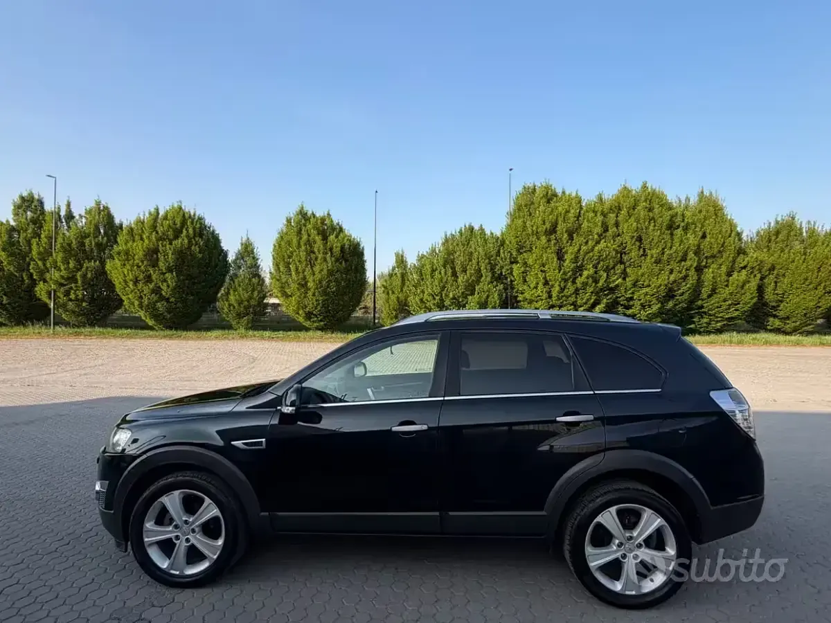 Usata Chevrolet Captiva LTZ 184 CV (135 kW) 2011 Nero SUV