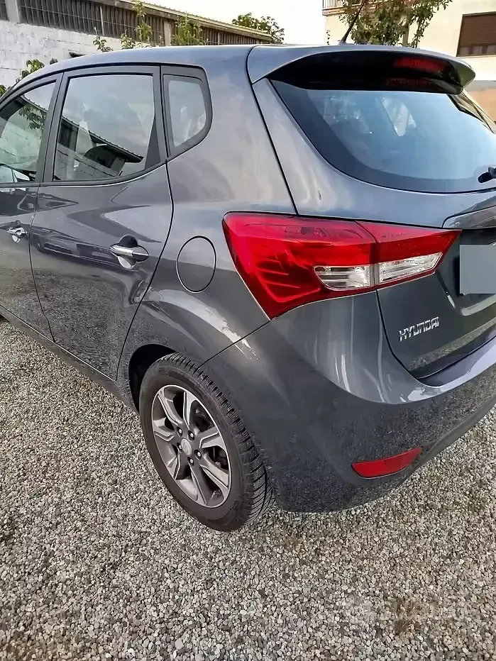 Usata Hyundai ix20 90 CV (66 kW) 2016 Grigio Utilitaria