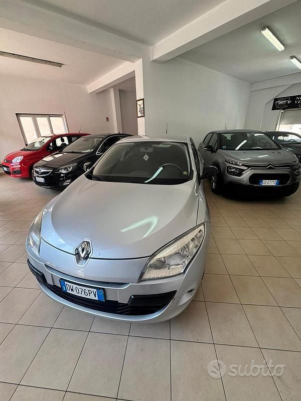 Usata Renault Mégane 90 CV (66 kW) 2009 Grigio Berlina