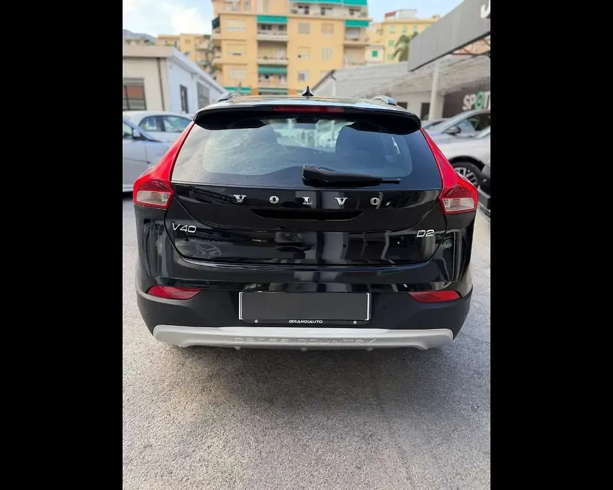 Usata Volvo V40 CC Pro 120 CV (88 kW) 2018 Nero Station wagon