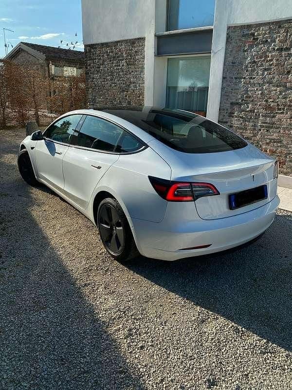 Usata Tesla Model 3 Standard Range 88 kW (120 CV) 2021 Berlina
