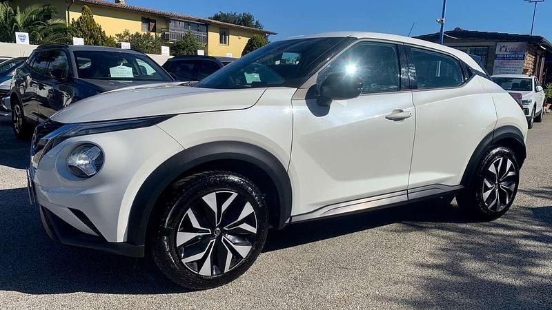 Bianco perla Usata 2022 Nissan Juke Acenta SUV | 15.290 € (Buon prezzo) - Immagine 1/4