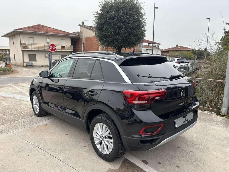 Usata VW T-Roc Life 110 CV (80 kW) 2022 Nero SUV