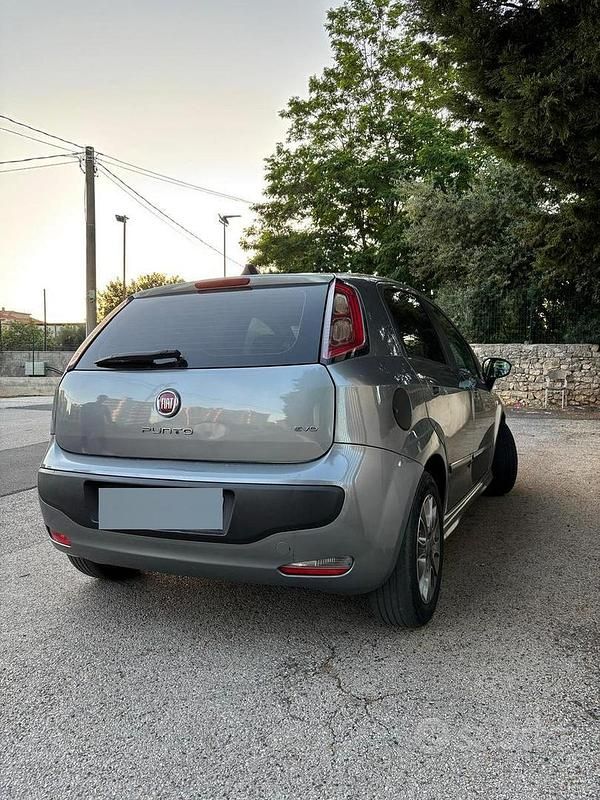 Usata Fiat Punto Evo 85 CV (62 kW) 2022 Grigio Utilitaria