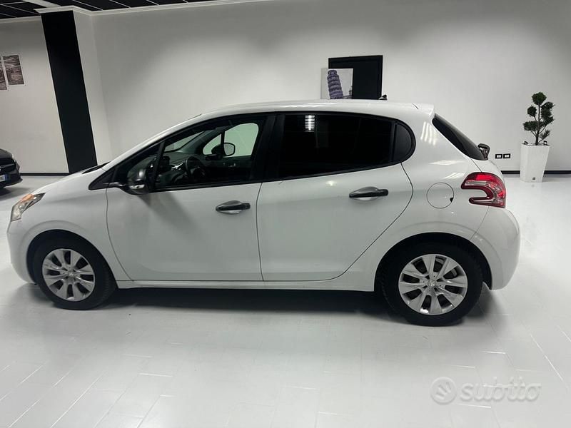 Usata Peugeot 208 Access 68 CV (50 kW) 2014 Bianco Utilitaria