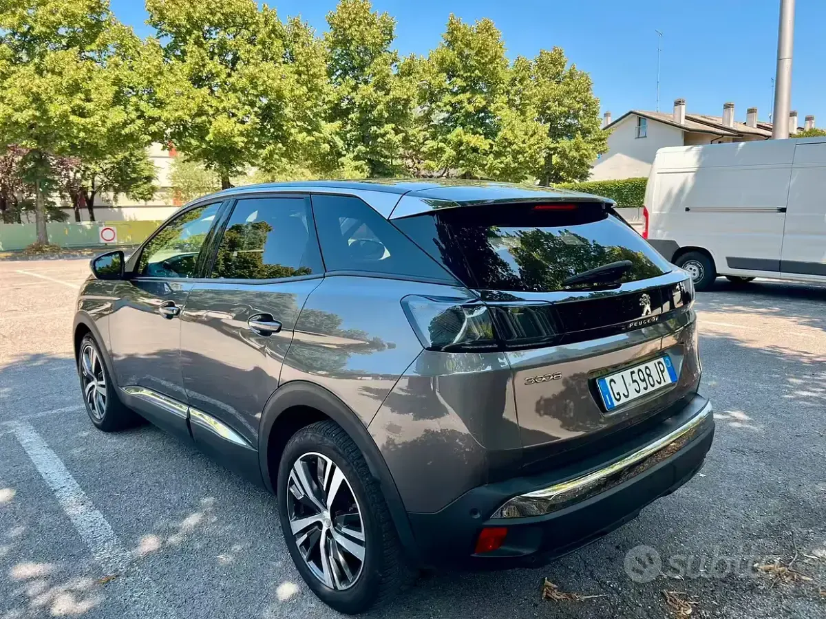 Usata Peugeot 3008 Allure 131 CV (96 kW) 2022 Grigio SUV
