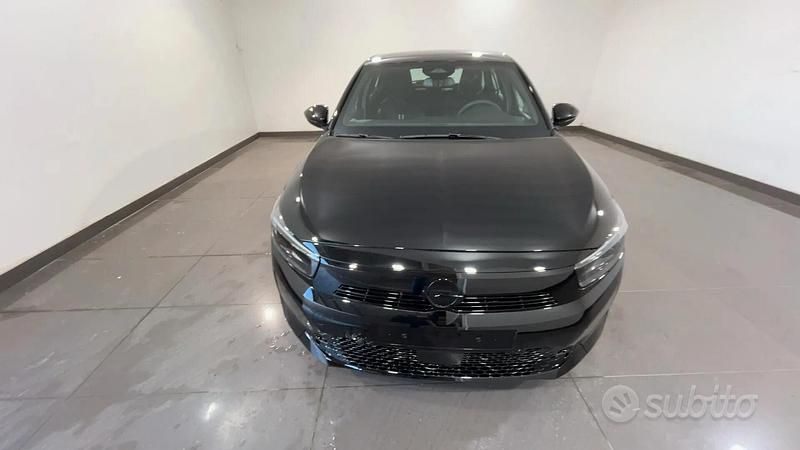 Nero Nuova 2025 Opel Corsa Tre volumi | 17.900 € (Buon prezzo) - Immagine 1/4