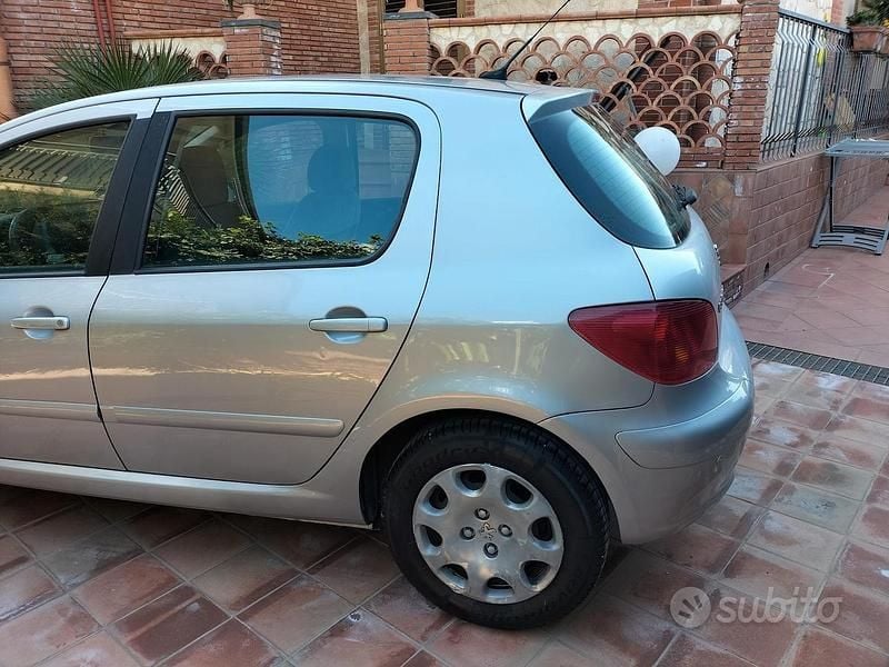 Usata Peugeot 307 90 CV (66 kW) 2004 Grigio Berlina