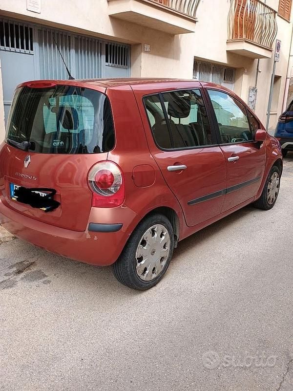 Usata Renault Modus 85 CV (62 kW) 2006 Rosso Monovolume