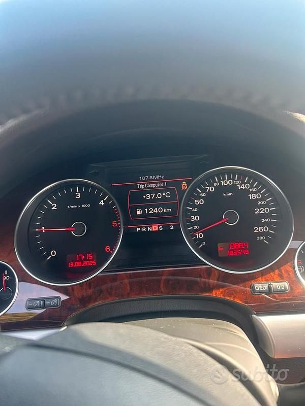 Usata Audi A8 233 CV (171 kW) 2010 Grigio Berlina