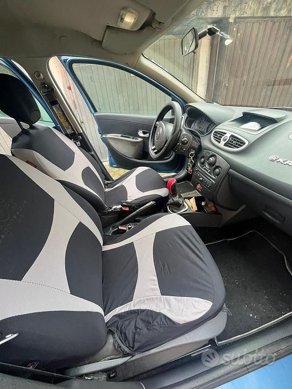 Usata Renault Clio II 2011 Blu Berlina