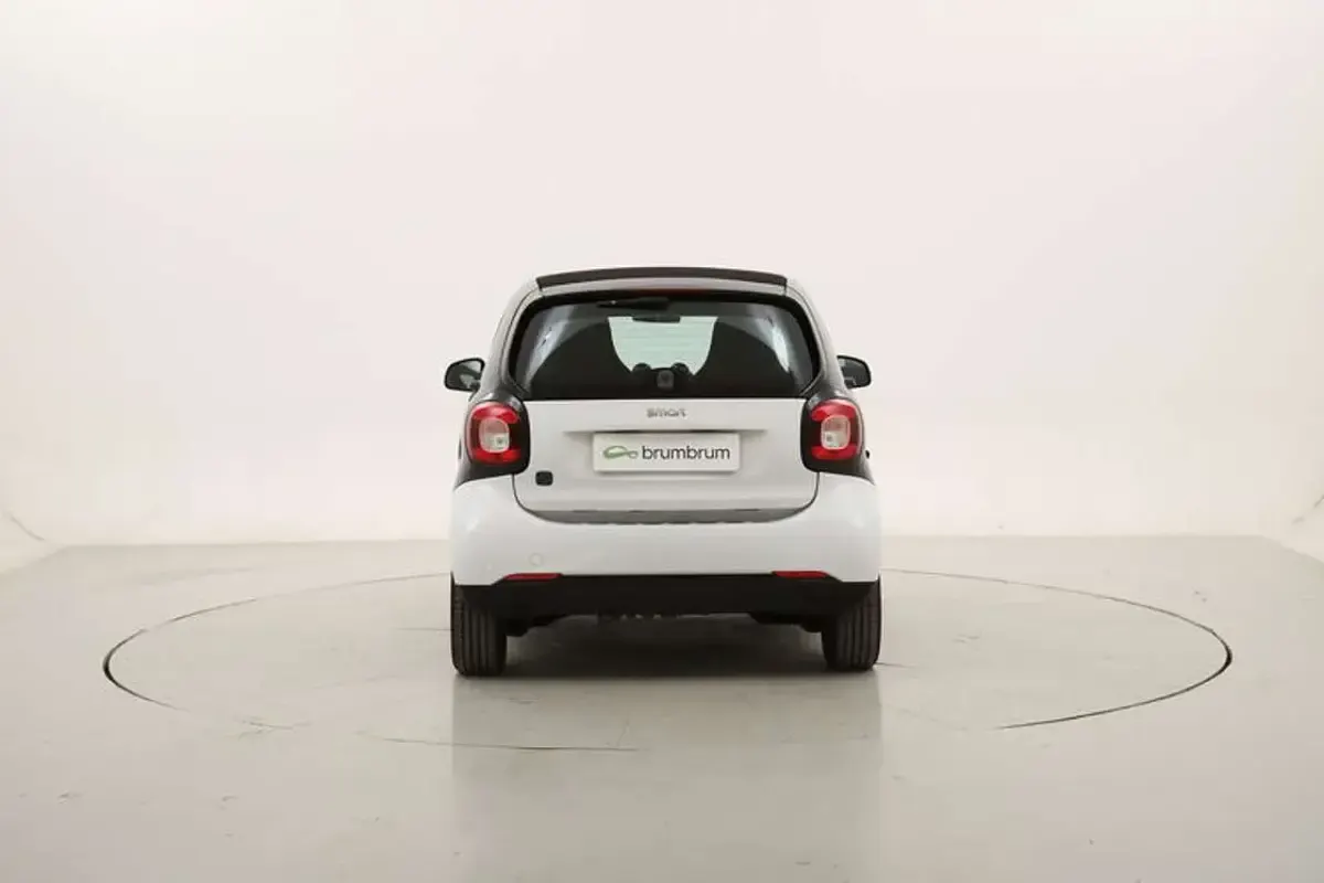 Begagnad Smart ForTwo Coupé Passion 41 kW (56 HK) 2022 Grå Halvkombi