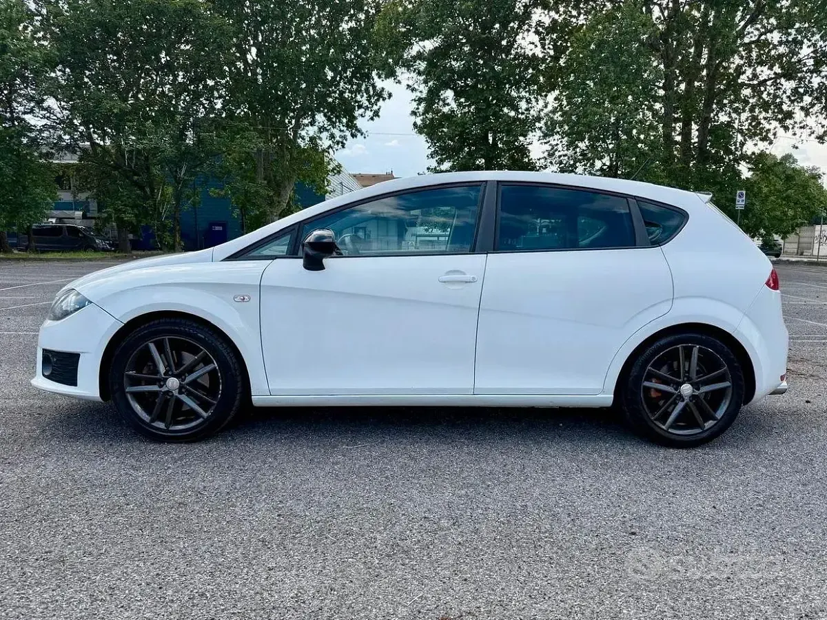 Usata Seat Leon FR 211 CV (155 kW) 2009 Bianco Utilitaria