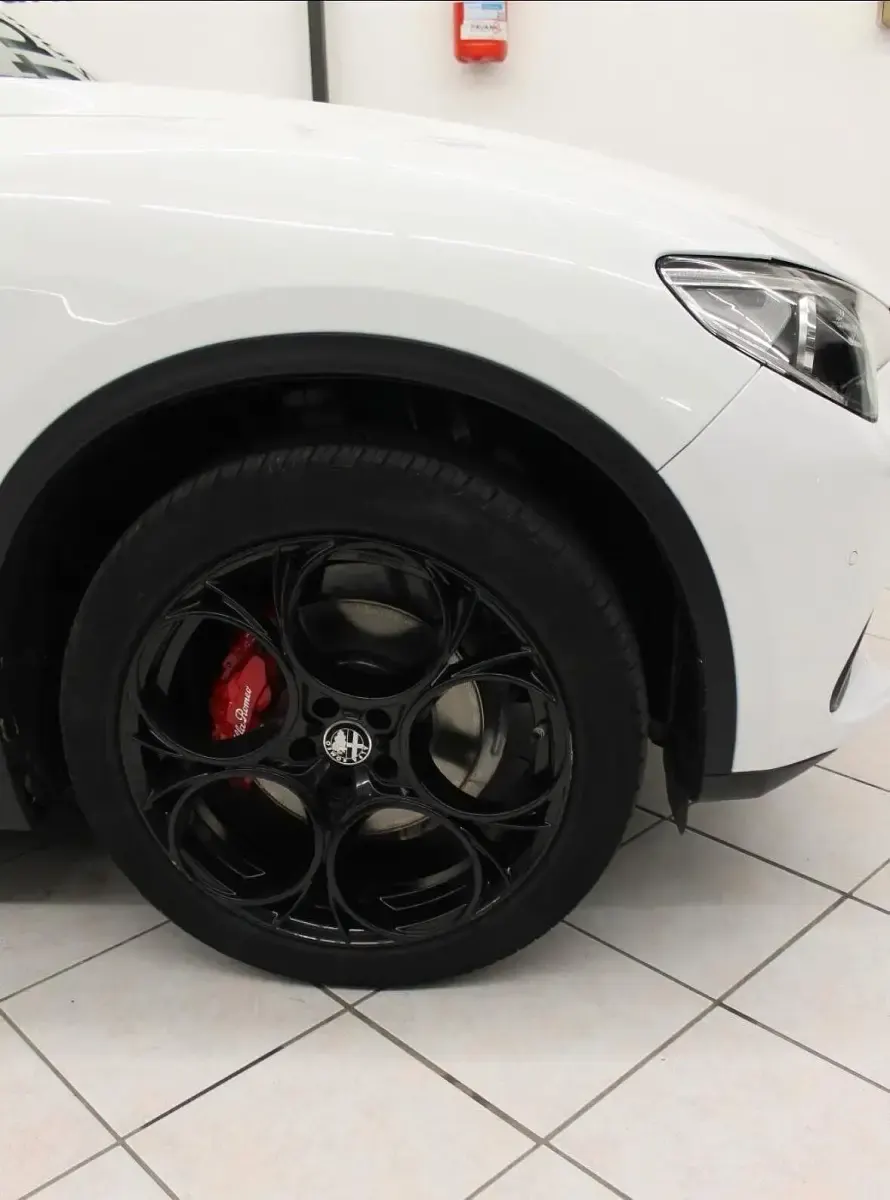 Usata Alfa Romeo Stelvio Super 209 CV (153 kW) 2017 Bianco SUV