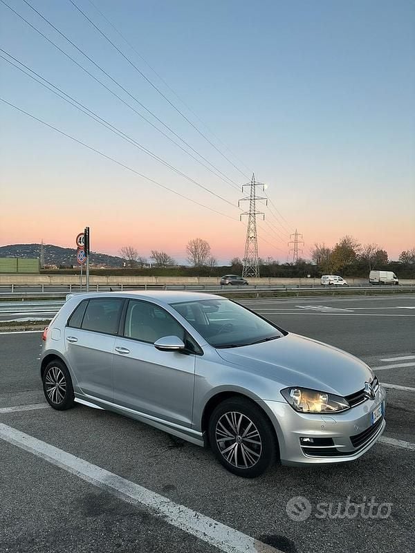 Usata VW Golf VII 110 CV (80 kW) 2016 Grigio Utilitaria