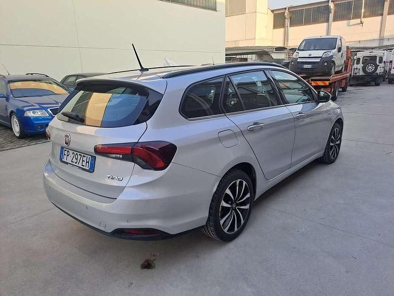 Usata Fiat Tipo Lounge 120 CV (88 kW) 2018 Argento Station wagon