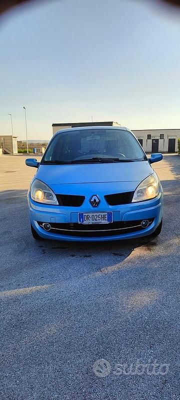 Usata Renault Scénic II 130 CV (95 kW) 2008 Blu Monovolume