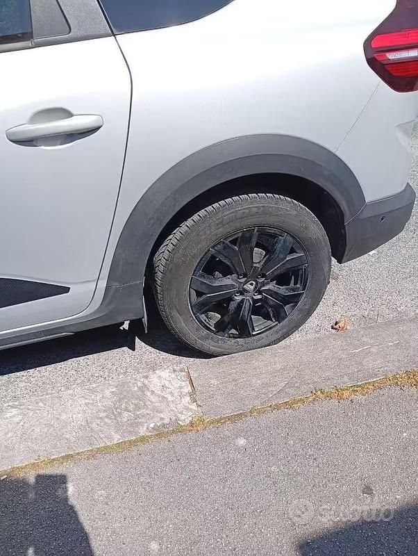 Usata Dacia Jogger 100 CV (73 kW) 2022 Grigio Monovolume