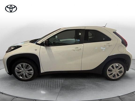 Usata Toyota Aygo X Active 72 CV (52 kW) 2025 Bianco SUV